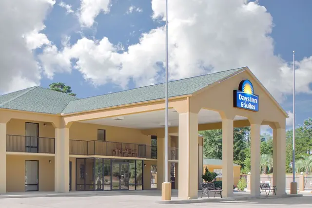Photo 1 - Days Inn by Wyndham Andalusia