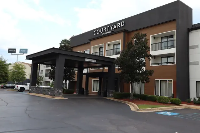 Photo 1 - Courtyard Tuscaloosa by Marriott