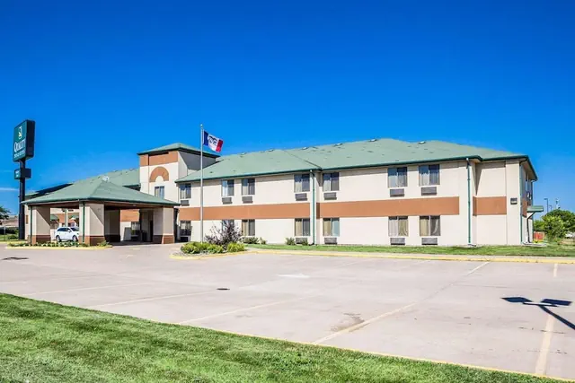Photo 1 - Quality Inn & Suites Altoona - Des Moines
