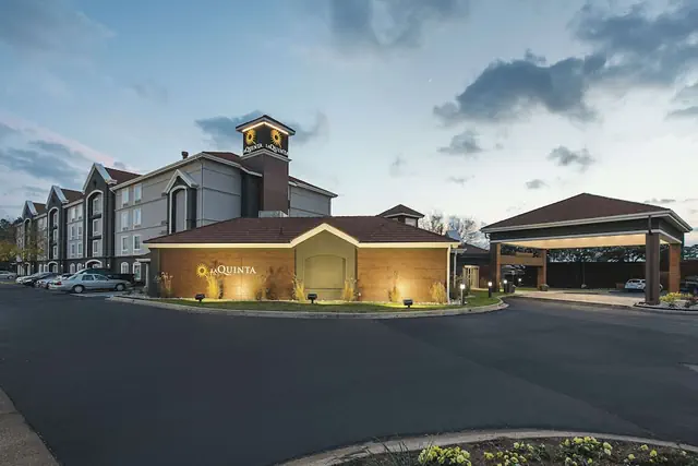 Photo 1 - La Quinta Inn & Suites by Wyndham Shreveport Airport