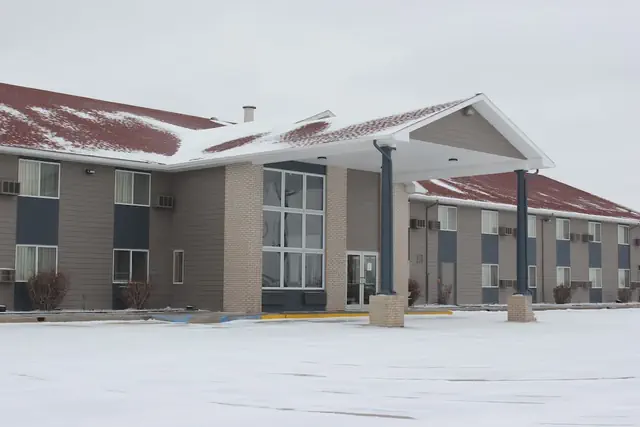 Photo 1 - Alliance Hotel & Suites, a Howard Johnson by Wyndham