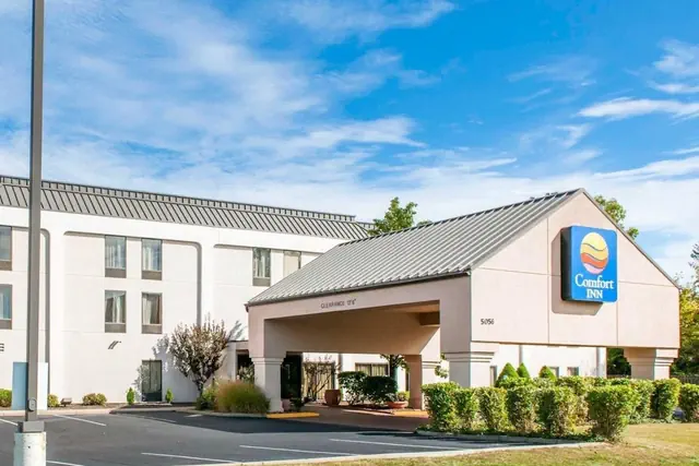 Photo 1 - Comfort Inn Oxford - University Area