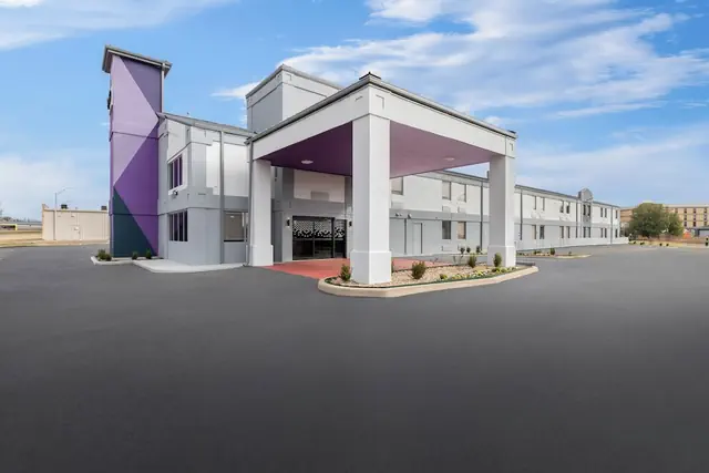 Photo 1 - Spark by Hilton Muskogee