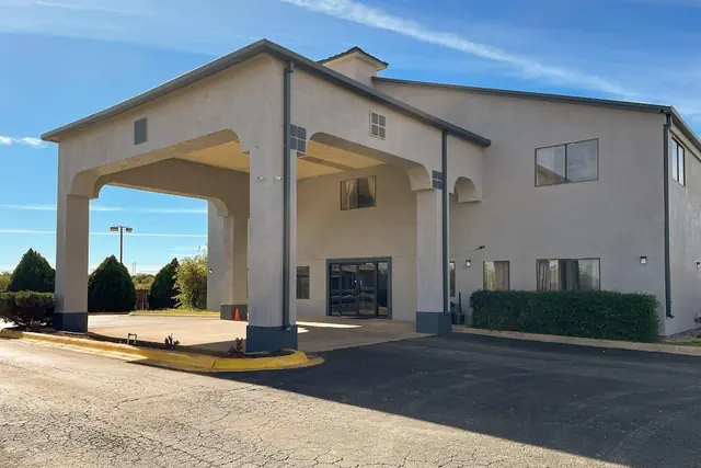 Photo 1 - Econo Lodge Inn & Suites Sweetwater I-20