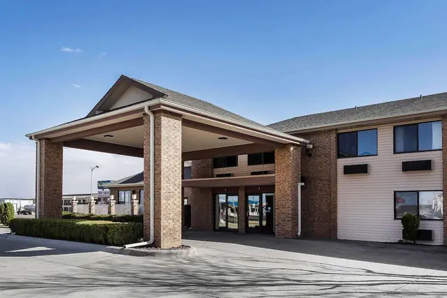 Photo 1 - Quality Inn Dumas