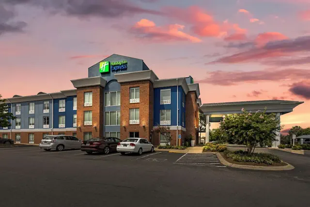 Photo 1 - Holiday Inn Express White House by IHG