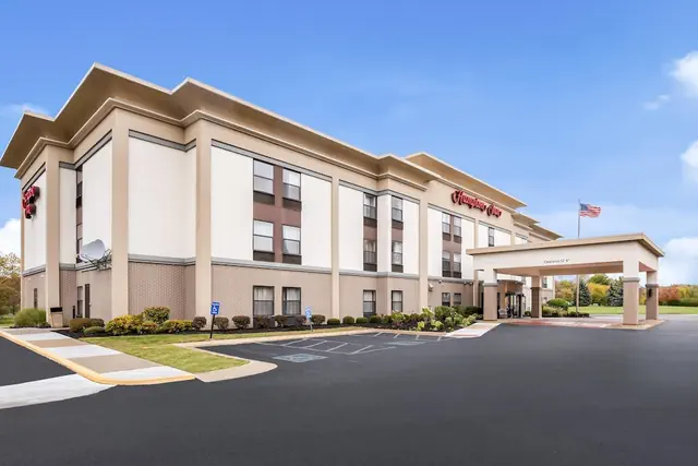 Photo 1 - Hampton Inn Akron-Fairlawn