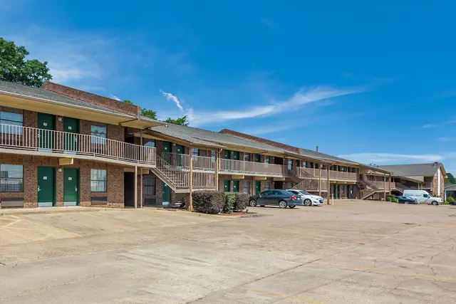 Photo 1 - Quality Inn Magnolia