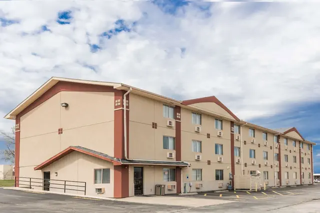 Photo 1 - Super 8 by Wyndham Bloomington/Normal