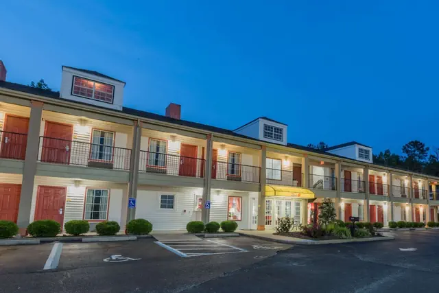 Photo 1 - Super 8 by Wyndham Alexander City