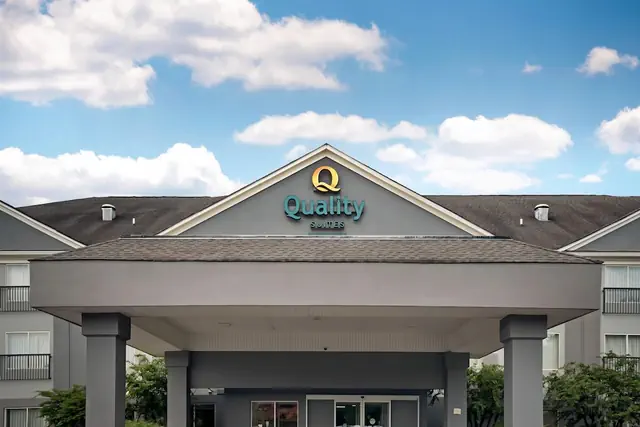 Photo 1 - Quality Suites Pineville - Charlotte