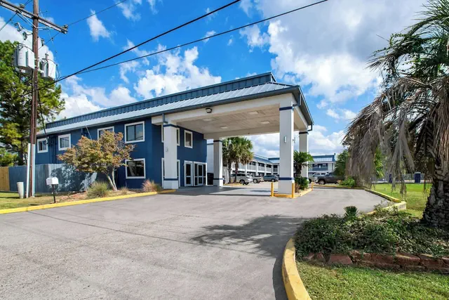 Photo 1 - Americas Best Value Inn Gonzales