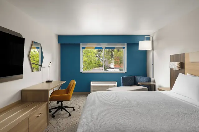 Photo 1 - Holiday Inn Express & Suites Paso Robles by IHG