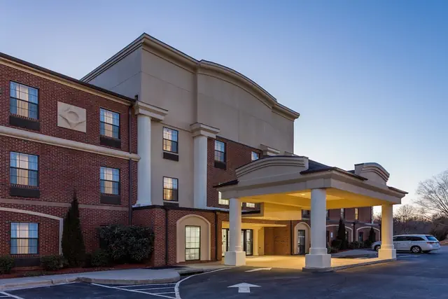 Photo 1 - Wingate by Wyndham High Point/Greensboro/Airport South