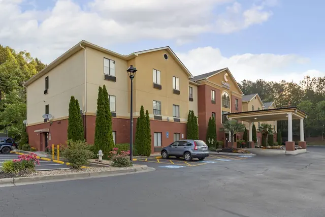 Photo 1 - Comfort Inn & Suites Canton Riverstone Area