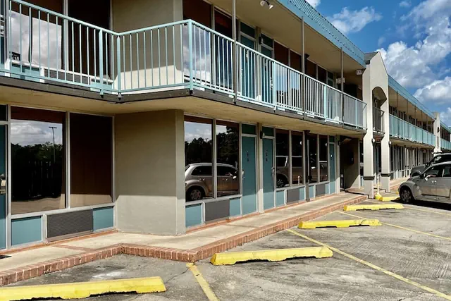 Photo 1 - Discovery Inn