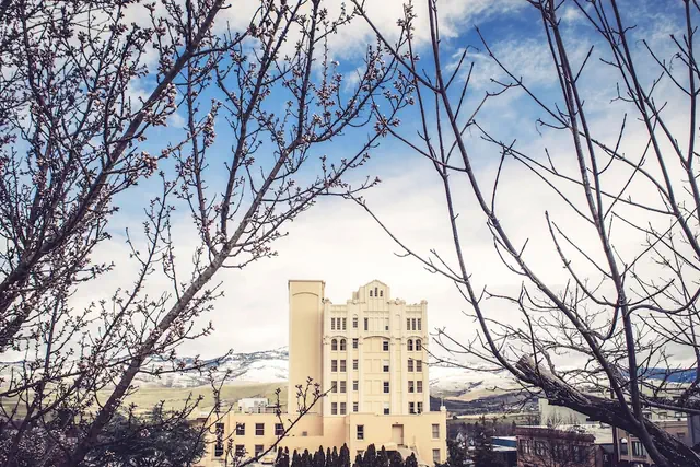 Photo 1 - Ashland Springs Hotel