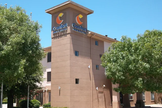 Photo 1 - Comfort Inn & Suites Seguin