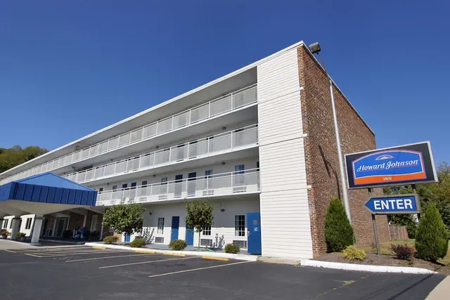 Photo 1 - Howard Johnson by Wyndham Staunton