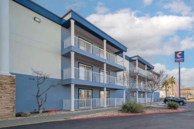 Photo 1 - Comfort Suites Red Bluff near I-5