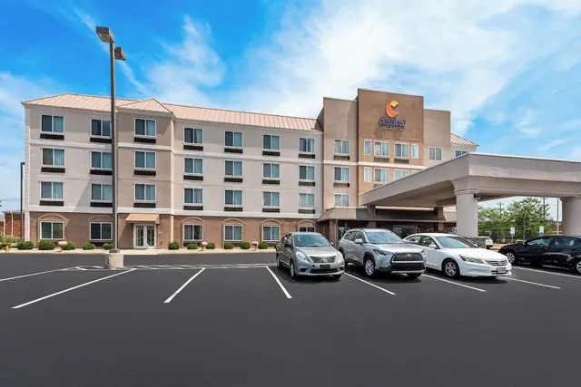 Photo 1 - Comfort Inn & Suites Heath - Newark South