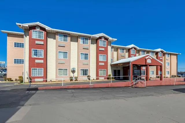 Photo 1 - Quality Inn Sallisaw