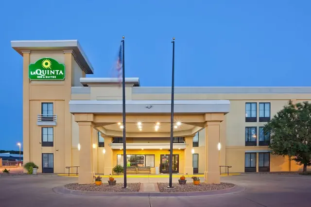 Photo 1 - La Quinta Inn & Suites by Wyndham Salina