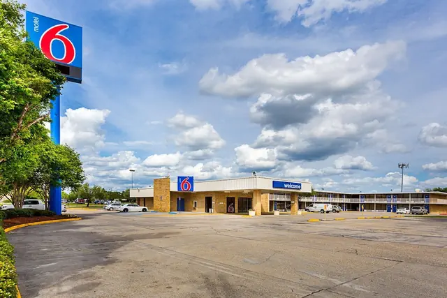 Photo 1 - Motel 6 Baton Rouge, LA - Southeast