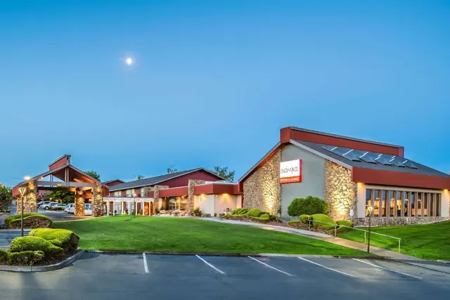 Photo 1 - Red Lion Hotel Kennewick Columbia Center