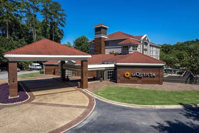 Photo 1 - La Quinta Inn & Suites by Wyndham Birmingham Hoover