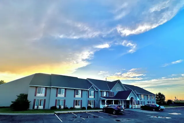 Photo 1 - Quality Inn & Suites Alexandria