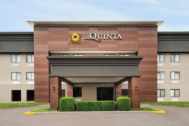 Photo 1 - La Quinta Inn by Wyndham Birmingham - Inverness