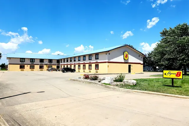 Photo 1 - Super 8 by Wyndham Champaign