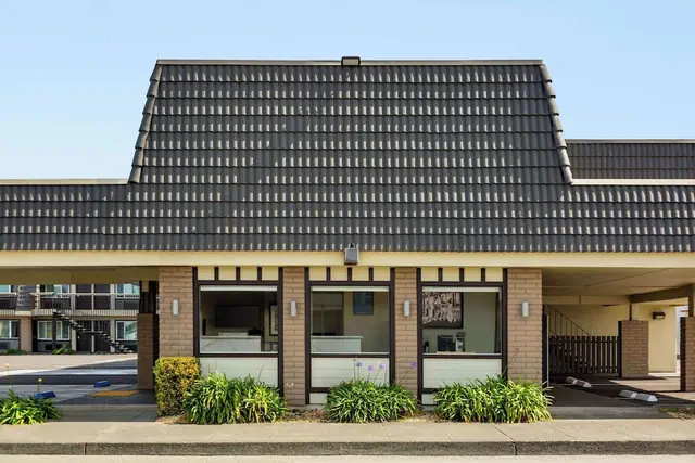 Photo 1 - Super 8 by Wyndham Eureka