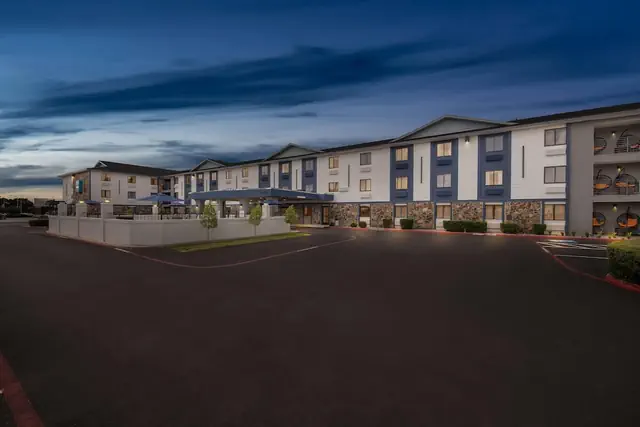 Photo 1 - Clarion Pointe Shreveport West