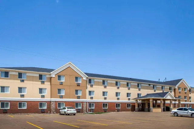 Photo 1 - Quality Inn & Suites Davenport near I-80