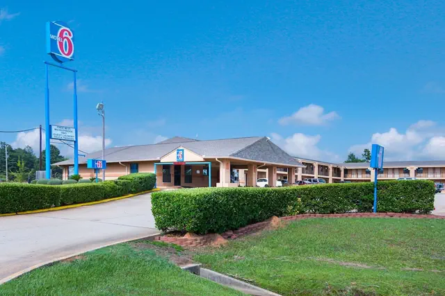 Photo 1 - Motel 6 Marshall, TX