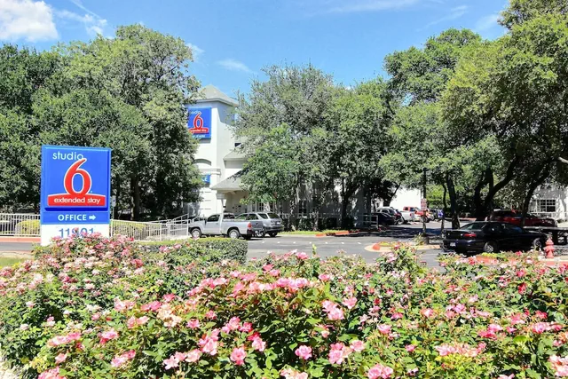 Photo 1 - Studio 6 Extended Stay - Austin, TX - Northwest