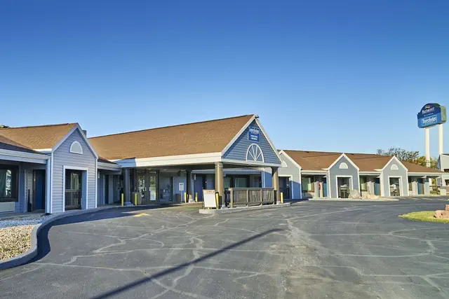Photo 1 - Travelodge by Wyndham Appleton