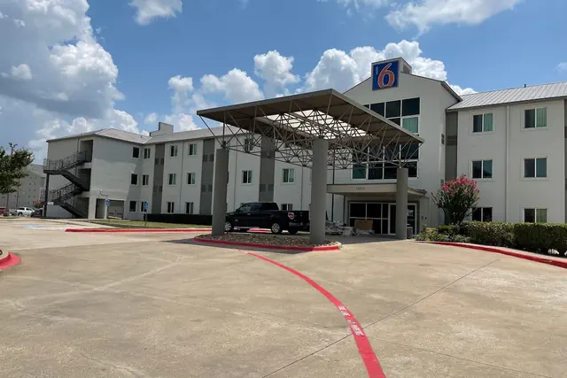 Photo 1 - Motel 6 Irving, TX - DFW Airport North