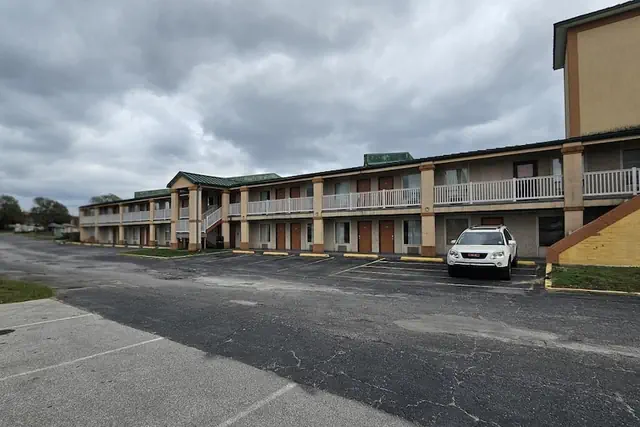 Photo 1 - Americas Best Value Inn Mount Vernon