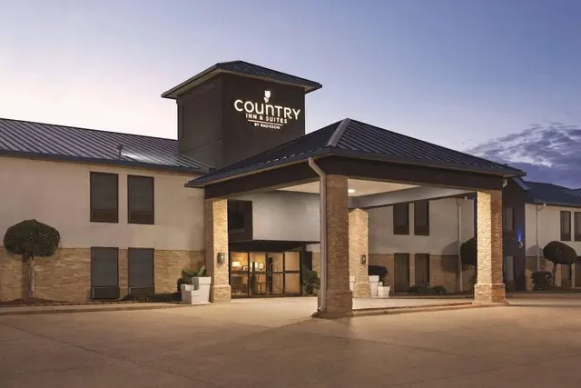 Photo 1 - Country Inn & Suites by Radisson, Bryant (Little Rock), AR