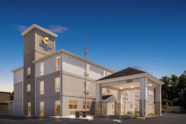 Photo 1 - Comfort Inn Schereville