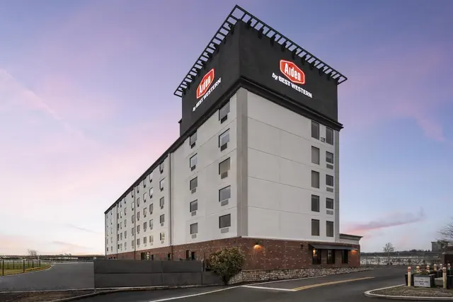 Photo 1 - Aiden by Best Western Newark Airport