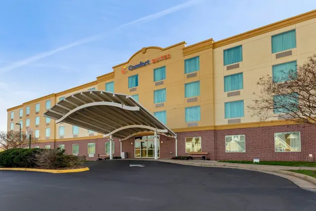 Photo 1 - Comfort Suites Manassas Battlefield Park