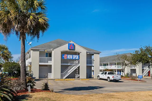 Photo 1 - Motel 6 Bay Saint Louis, MS