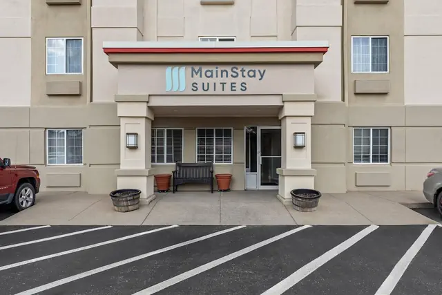 Photo 1 - MainStay Suites Cincinnati Blue Ash