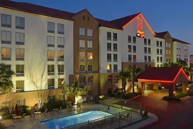 Photo 1 - Red Roof Inn PLUS+ San Antonio Downtown - Riverwalk
