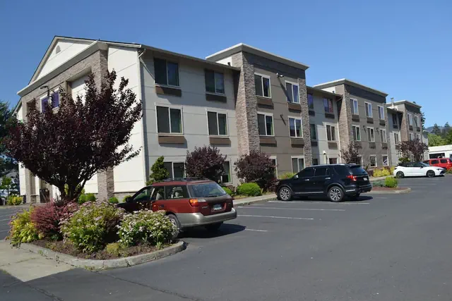 Photo 1 - Holiday Inn Express & Suites Hood River by IHG