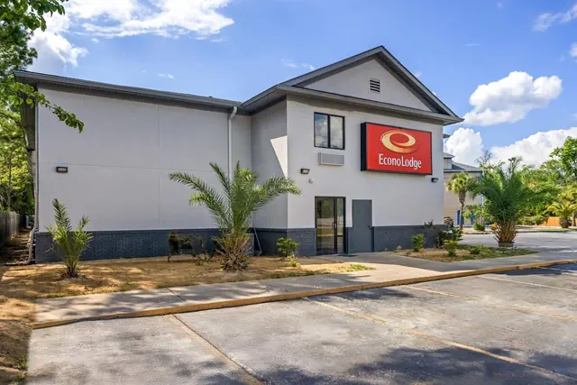 Photo 1 - Econo Lodge Jesup